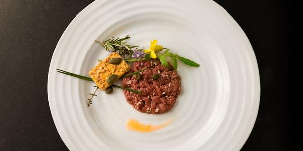 Tatar aus Zellkultur Fleisch Tatar aus Zellkultur Fleisch