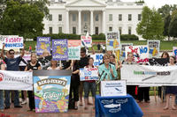 USA: Demo gegen FrankenFish